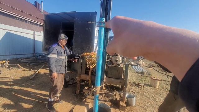 Ловушка для обсадных труб.Достаем трубы с глубины.Нюанс#буровоедело #бурение #скважина смотреть онлайн