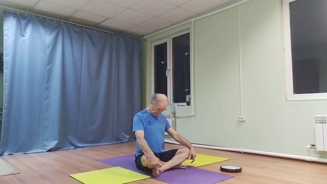 Йога для новичков и пенсионеров