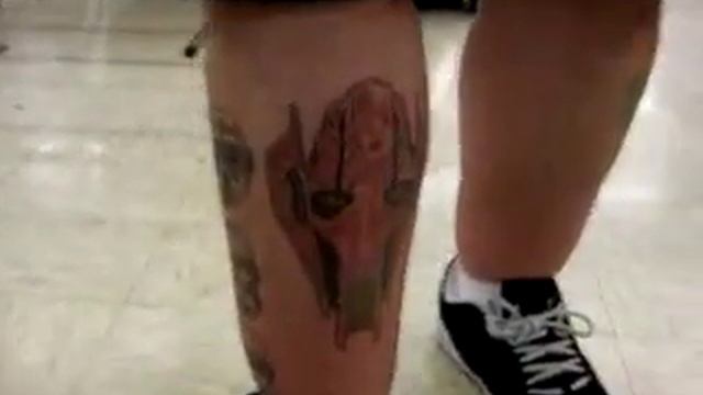 A Tattoo Star Wars fan in Hardware Hanks, Rice Street, Roseville, Minnesota смотреть онлайн
