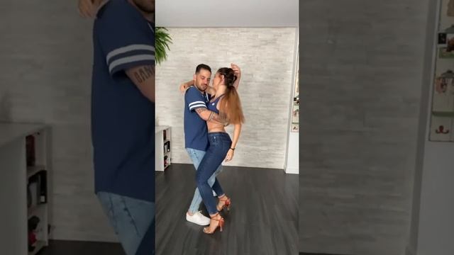 "Carita de Inocente (Remix)" Bachata Dance by Daniel and Desiree - Prince Royce ft. Myke Tower смотреть онлайн