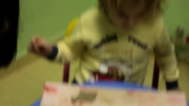 фрагмент занятия по лепке из глины (Керемика) смотреть онлайн