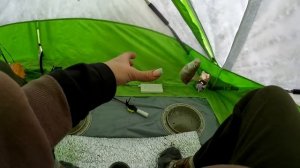 ОТКРЫЛА СЕЗОН 2023! Зимняя рыбалка В ПАЛАТКЕ С НОЧЁВКОЙ! ПОПЛАВОК. МОРМЫШКА.