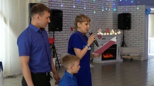 Трогательное поздравление от сестры на свадьбе.