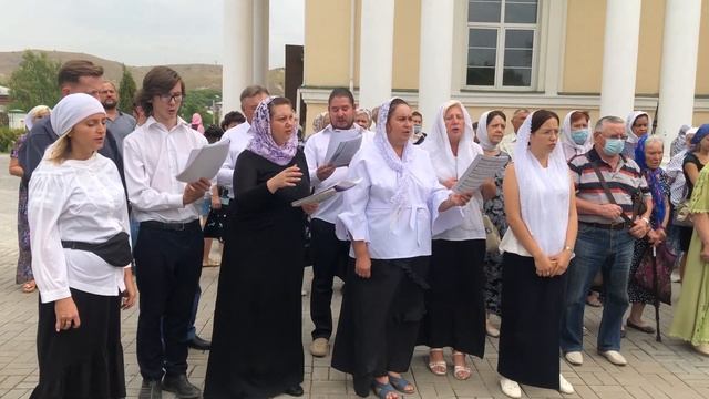 Заупокойная лития у стелы «В память всех невинно убиенных и пострадавших за веру Христову» смотреть онлайн