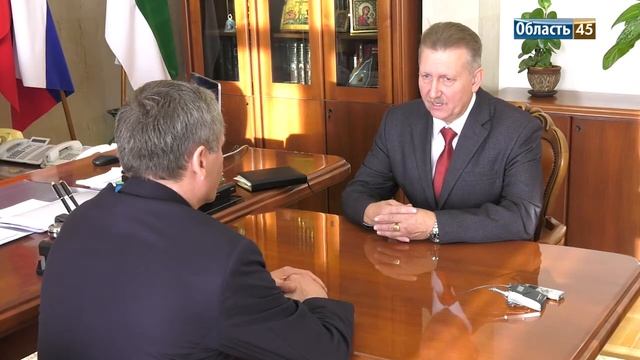 Глава региона обсудил реализацию госпрограмм в Кетовском районе смотреть онлайн