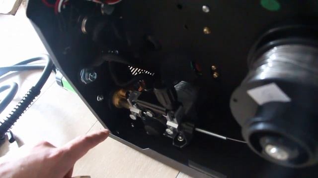 полуавтомат DGM DUOMIG-250E - как изменить полярность для FLUX смотреть онлайн