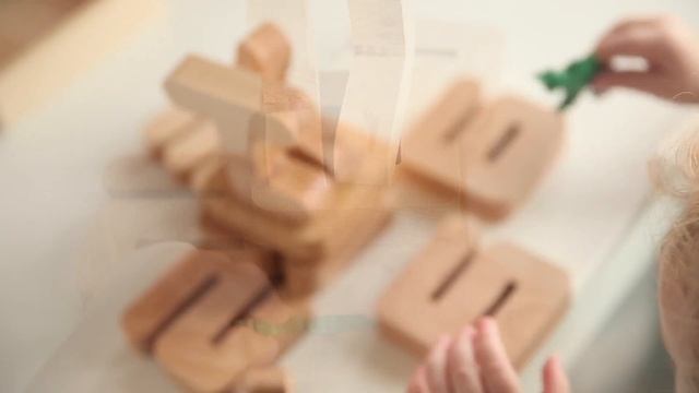 Игры с ребенком 1,5-2 года Конструктор-балансир