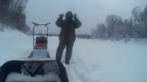 Рыбалка на озере.