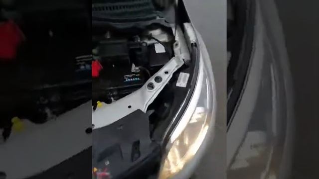 Рено Каптур капот. Уплотнитель. смотреть онлайн