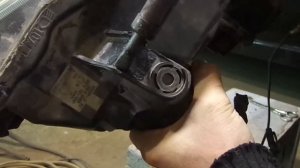 Как отремонтировать крепление фары и не только