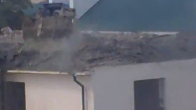 Погрузчик на крыше дома г.Грозный березка смотреть онлайн