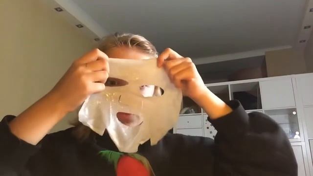 Обзор на масочку корейскую &коровка& от Milk Essence Mask