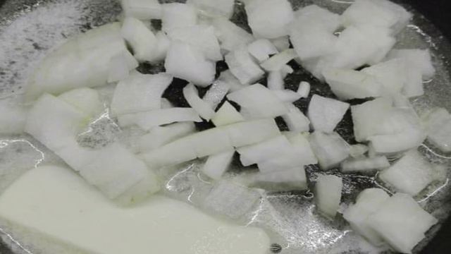 Паста с креветками в томатном соусе