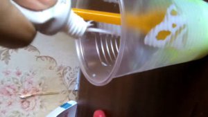 Лизун из борной кислоты и соды