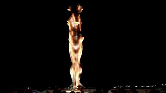 2012.08 Грузия – Батуми: динамическая скульптура «Любовь»
