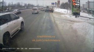 Зачем? Выезд перед фурой на Киевском шоссе, 11.02.2021