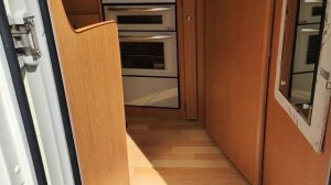 Обзор дома на колёсах,автодома,прицепа-дачи дача Avondale Osprey 2006 г 4 места с раздельной душево