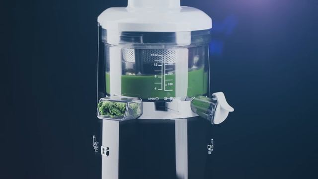 SJF01: Smeg 50's Style Slow Juicer смотреть онлайн