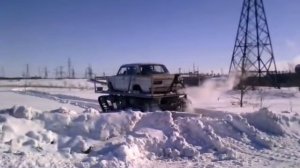 ВАЗ 2106 на гусеничном ходу.