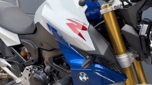 BMW F900R Sports 2023 Sound check with Akrapovic muffler slip on