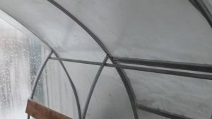 Анонс. Крепление форточки на теплицу из поликарбоната
