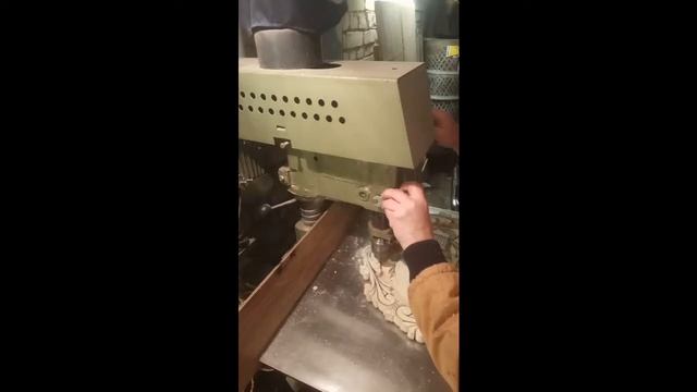 2.  - Резное панно   -  с помощью    сверлильного станка переделанного под "фрезерно-копировальный"