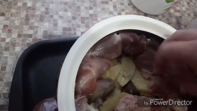 Картошка в глиняном горшочке) Пальчики оближешь!