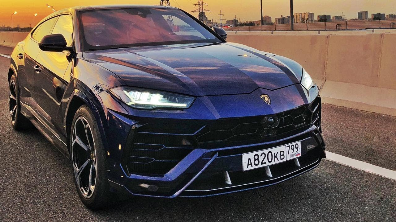 Lamborghini Urus синий