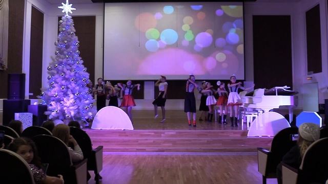 Новогодняя театрализованная программа Необыкновенное новогоднее приключение 26.12 в 15.00 ч.1