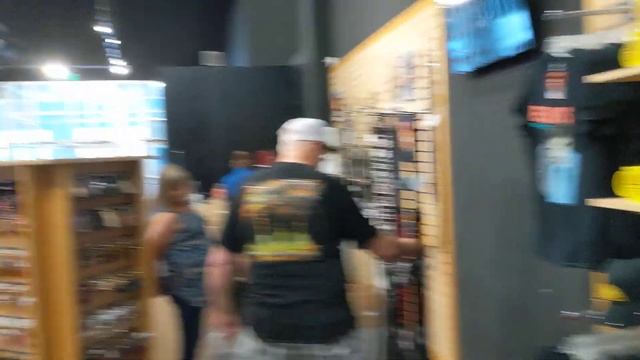 Elvis Graceland Merchandise store, cool stuff!!!! смотреть онлайн