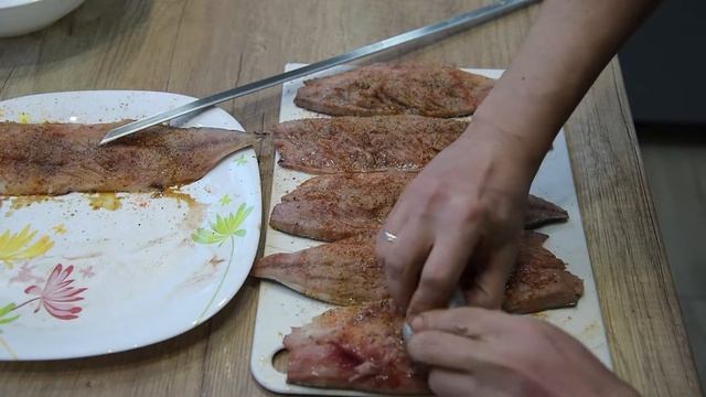 Вкуснейший шашлык из скумбрии на мангале