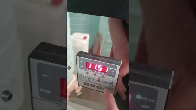 Контролер ROC-2315 со встроенным кондуктометром. смотреть онлайн