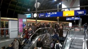 Upper platforms at Berlin Hauptbahnhof / Верхние площадки на Центральном вокзале Берлина,