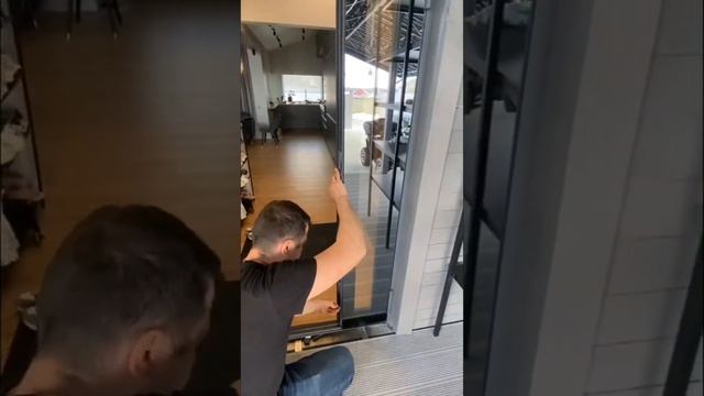 Алфабер. Теплая входная алюминиевая дверь смотреть онлайн