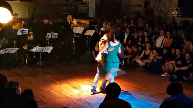 Show de tango de la escuela DNI en La Catedral, Buenos Aires смотреть онлайн
