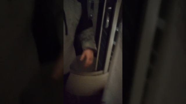 Люди проживающие в многоэтажном доме обнаружили подвальное общежитие.