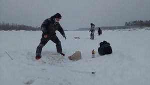 Ловим налима ночью.