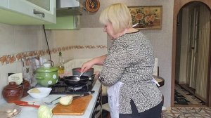 Наготовила на выходные дни. Красный борщ. Овощное соте. Запечённые бедра куриные Пельмени и вареник