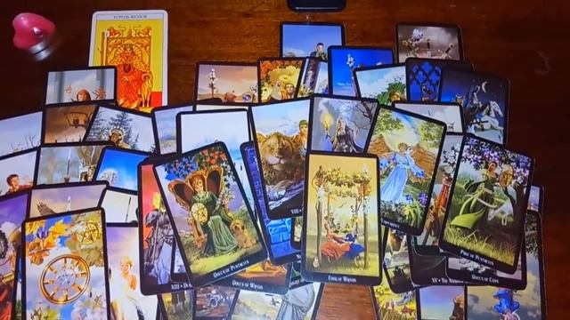 Вы или соперница, любовный треугольник, гадание на 4-х королей.