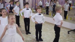 Песня "Чему учат в школе" сл. Пляцковский М. муз. Композитор Шаинский В.