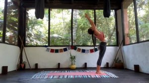 Чандра-намаскар. Приветствие Луне.