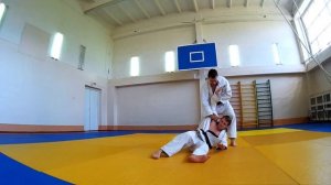 YAMA ARASHI / Подхват бедром с обратным захватом одноименного отворота  / 山嵐