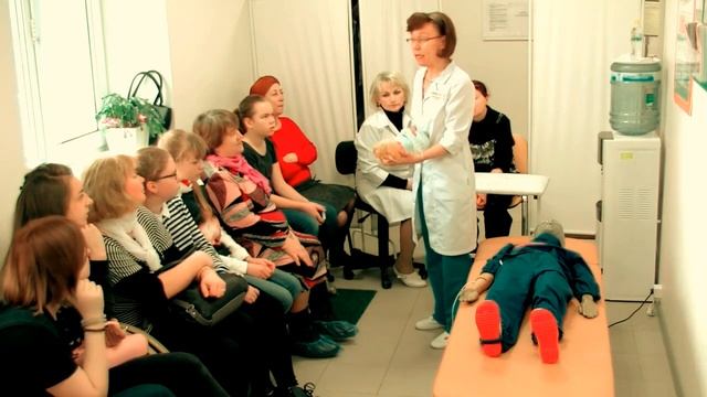 Школа начальной медицинской подготовки - 5 приемов доктора Харви Карпа «Как успокоить младенца» смотреть онлайн