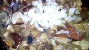 Лесные грибы с картошкой.