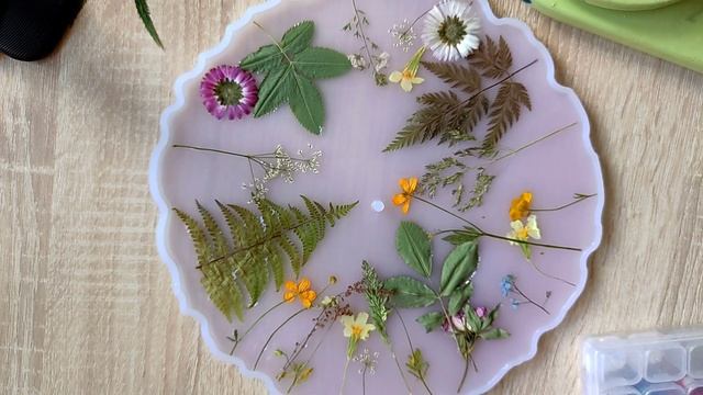 "Цветочная поляна - часы из эпоксидной смолы" смотреть онлайн