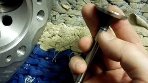 Установка импортных направляющих и клапанов на урал 650