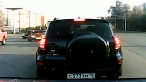 ТП на перекрестке перегородила дорогу встречным авто