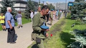 Возложение цветов в День ВДВ в парке Победы