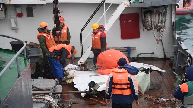 Подъём со дна Чёрного моря элементов разбившегося Ту-154 смотреть онлайн