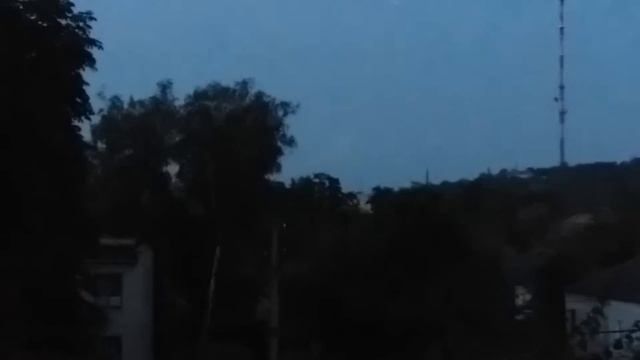 Вот так в 4.00 утра просыпается сладкий родной город смотреть онлайн